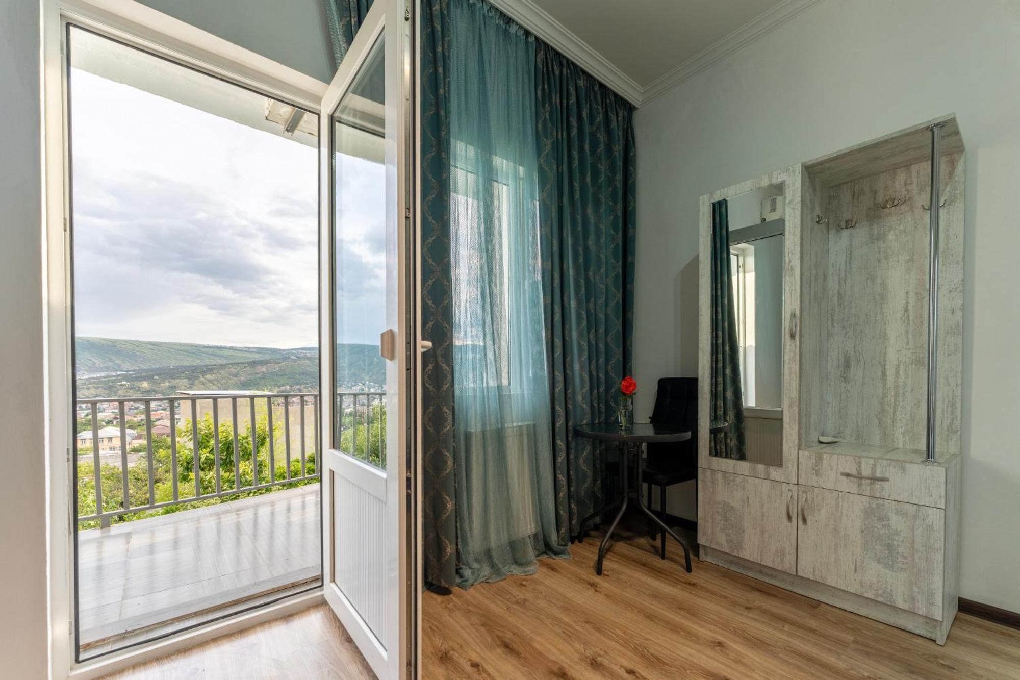 Doppelzimmer mit Balkon