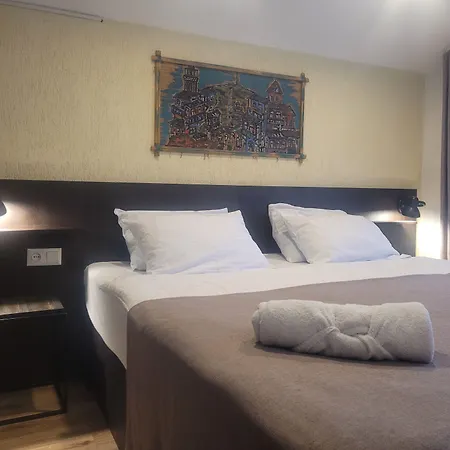 Lea Guest House-2