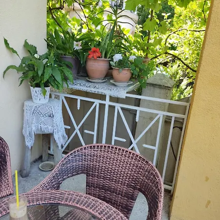 Boutique Hotel Eco-House 25 Tbilisi-2